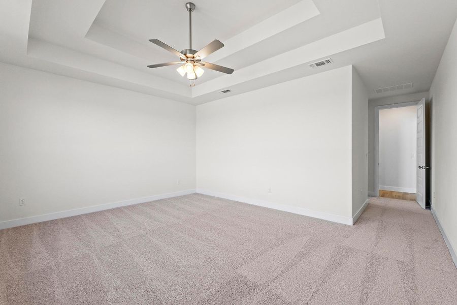 Spacious, unfurnished interior of a new home in Lariat, Liberty Hill (Image 39).