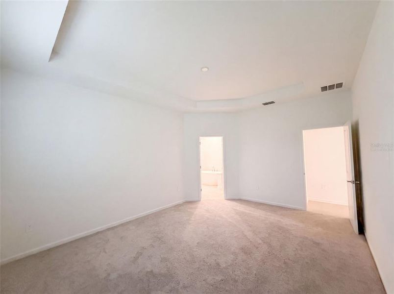 Spacious, unfurnished interior of a new home in Meadow Pointe, Groveland (Image 36).