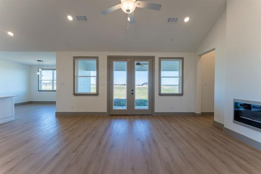 Spacious, unfurnished interior of a new home in , Princeton (Image 24).