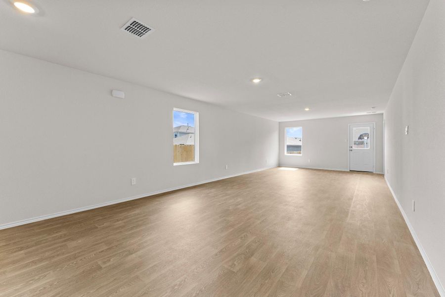 Spacious, unfurnished interior of a new home in Sunset Oaks, Maxwell (Image 16). Spacious, unfurnished interior of a new home in Sunset Oaks, Maxwell (Image 16).