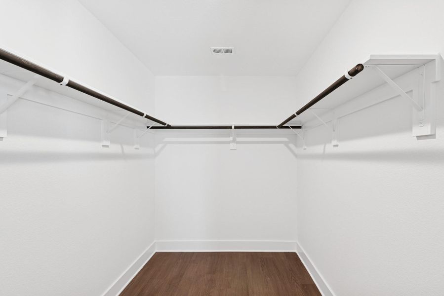 Spacious, unfurnished interior of a new home in Lago Mar, Santa Fe (Image 26).