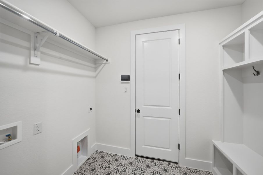 Spacious, unfurnished interior of a new home in Tavolo Park, Fort Worth (Image 20). Spacious, unfurnished interior of a new home in Tavolo Park, Fort Worth (Image 20).