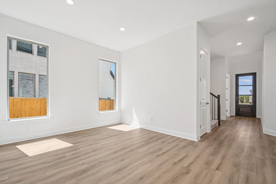 Spacious, unfurnished interior of a new home in 6 Creeks, Kyle (Image 29).