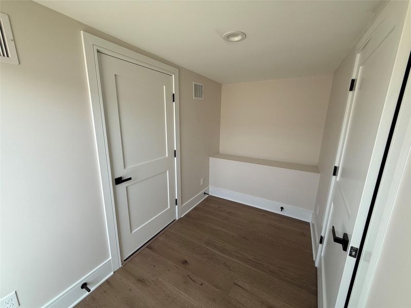 Spacious, unfurnished interior of a new home in , Houston (Image 37).