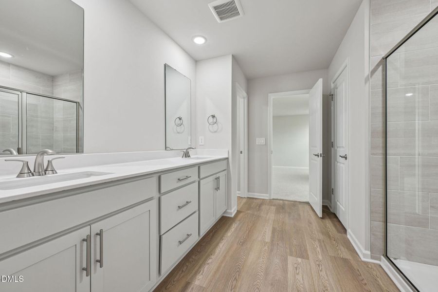 33-web-or-mls-Raleigh - River Glen - 719