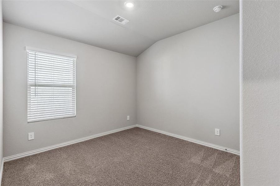 Spacious, unfurnished interior of a new home in Stratton Place, Greenville (Image 15).