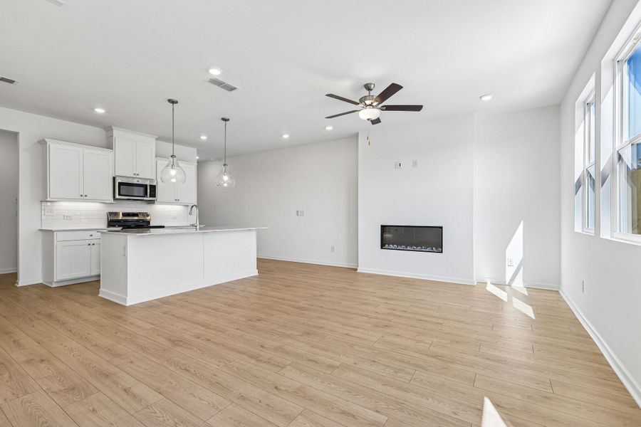 Spacious, unfurnished interior of a new home in Weatherfield, Buford (Image 11).