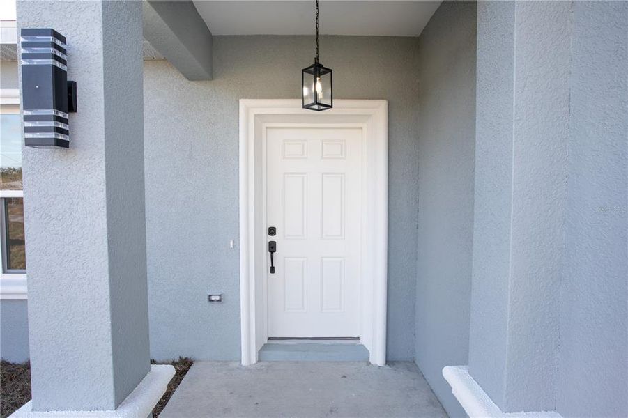 Exterior details and patio area of a home in , Ocala (Image 3).