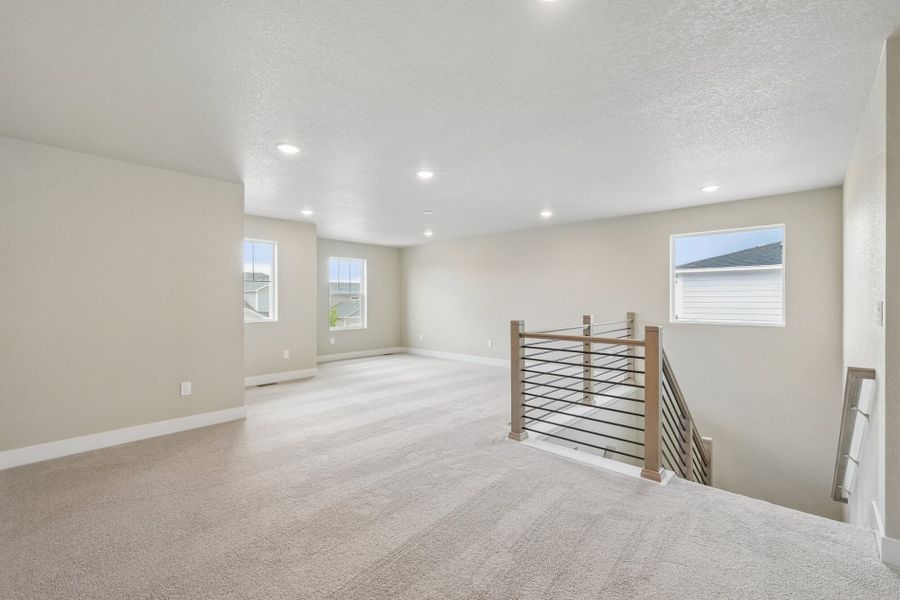 Spacious, unfurnished interior of a new home in The Trails at Aspen Ridge, Colorado Springs (Image 34).
