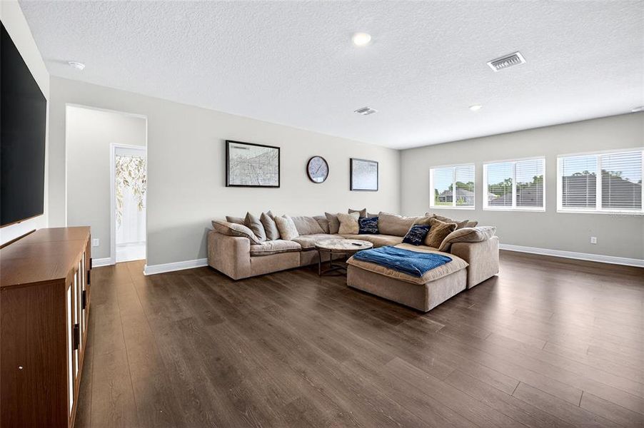 Furnished interior view inside a new home in Carmela, San Antonio (Image 45). Furnished interior view inside a new home in Carmela, San Antonio (Image 45).
