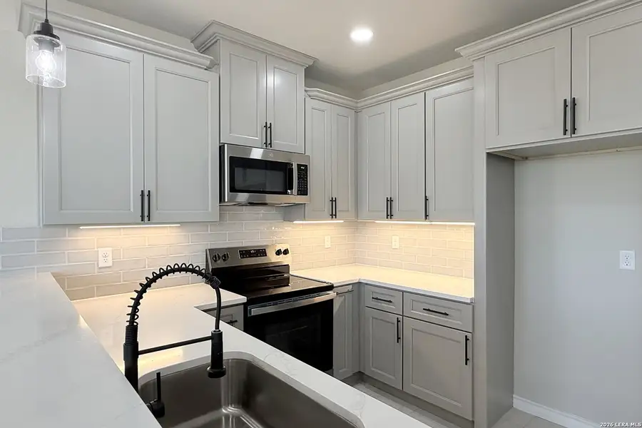 Furnished interior view inside a new home in , La Vernia (Image 9).