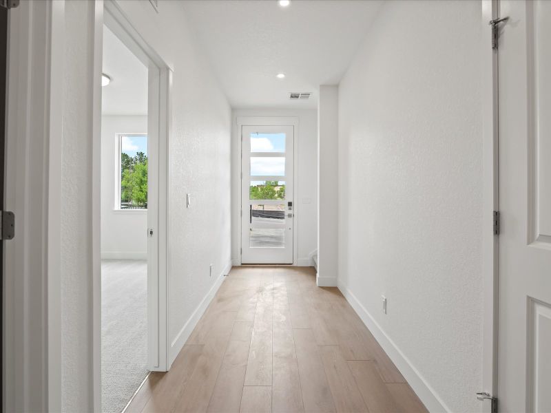 Spacious, unfurnished interior of a new home in Ascent at Inverness, Englewood (Image 28).