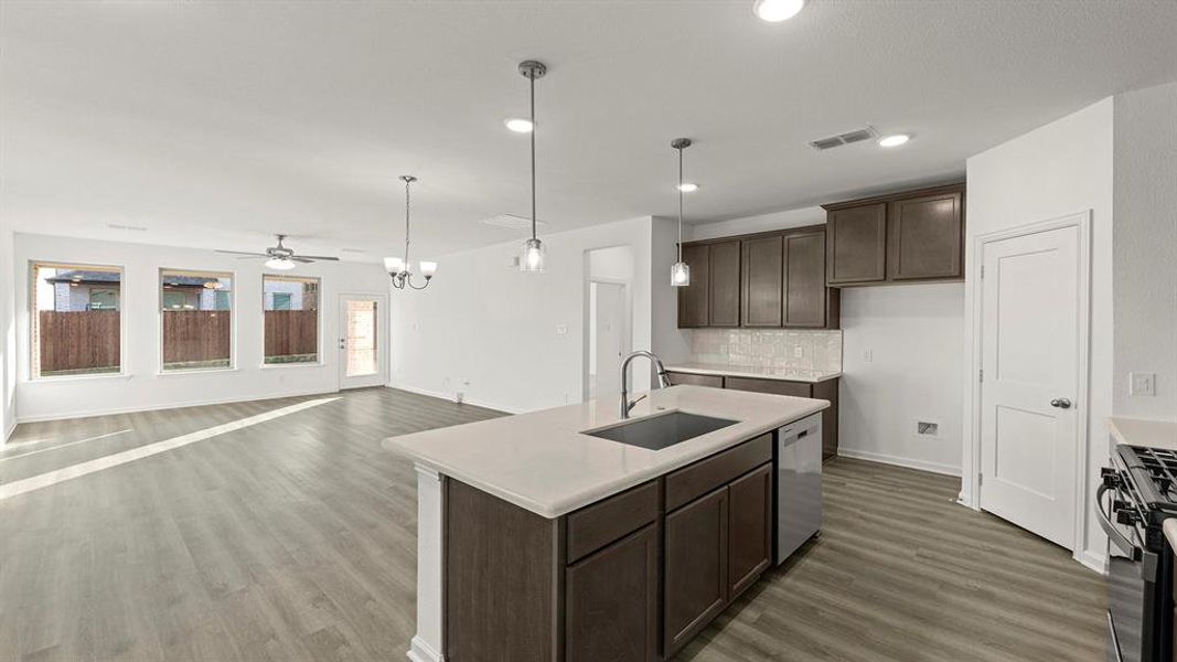 06. 758 Gentle Bird - Kitchen (4)