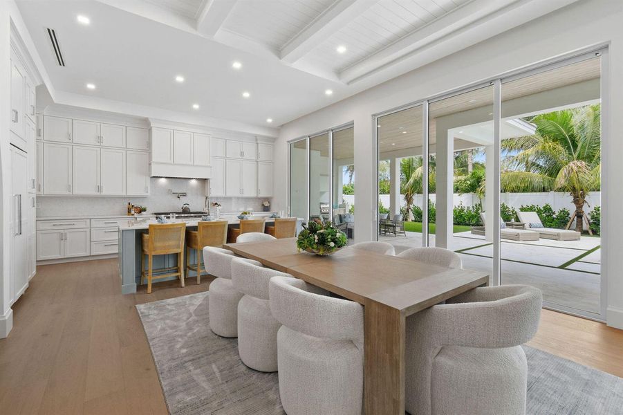 Dining & Kitchen Dining & Kitchen