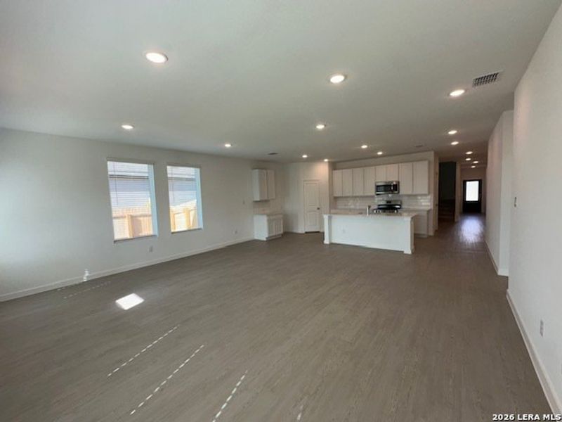 Spacious, unfurnished interior of a new home in Juniper Ranch, Spring Branch (Image 12).