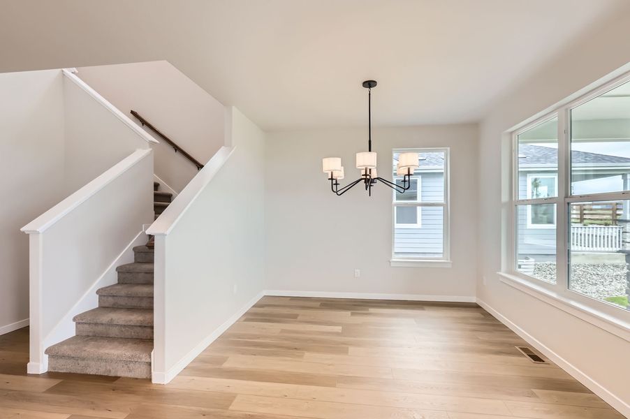 5901 Aspenglow Street dining area
