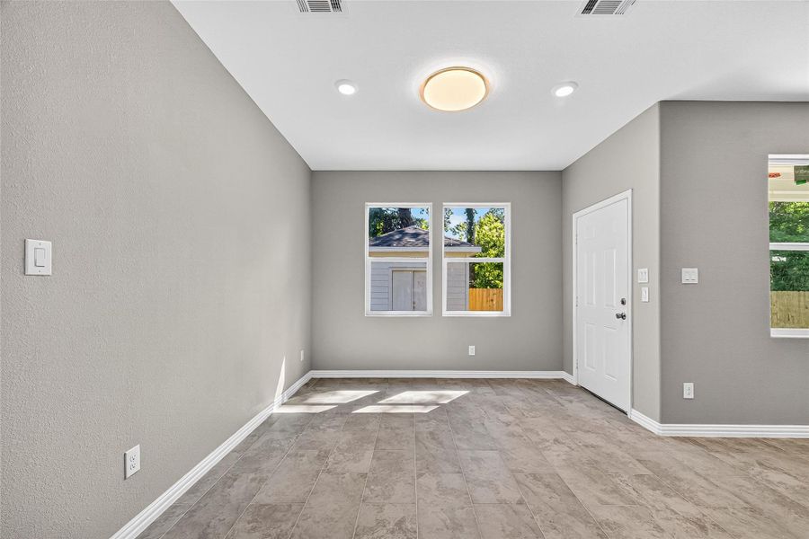 Dining Area Dining Area