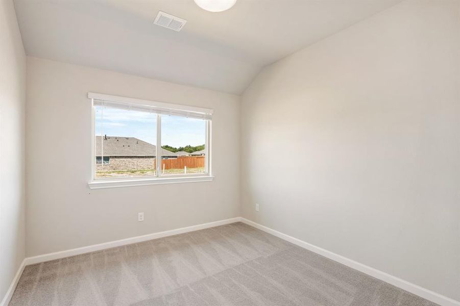 Spacious, unfurnished interior of a new home in Eagle Glen Elements, Alvarado (Image 31).