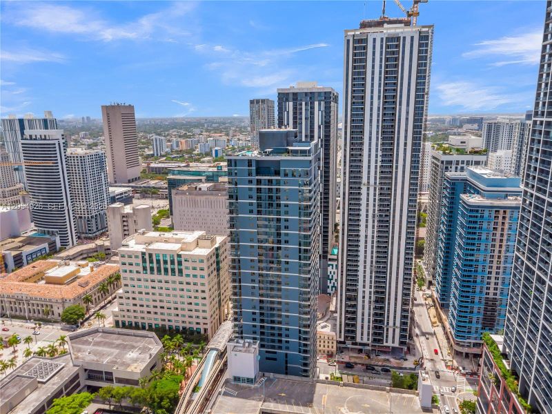 Condo located in Miami, FL showcasing its design and architecture (Image 22). Condo located in Miami, FL showcasing its design and architecture (Image 22).