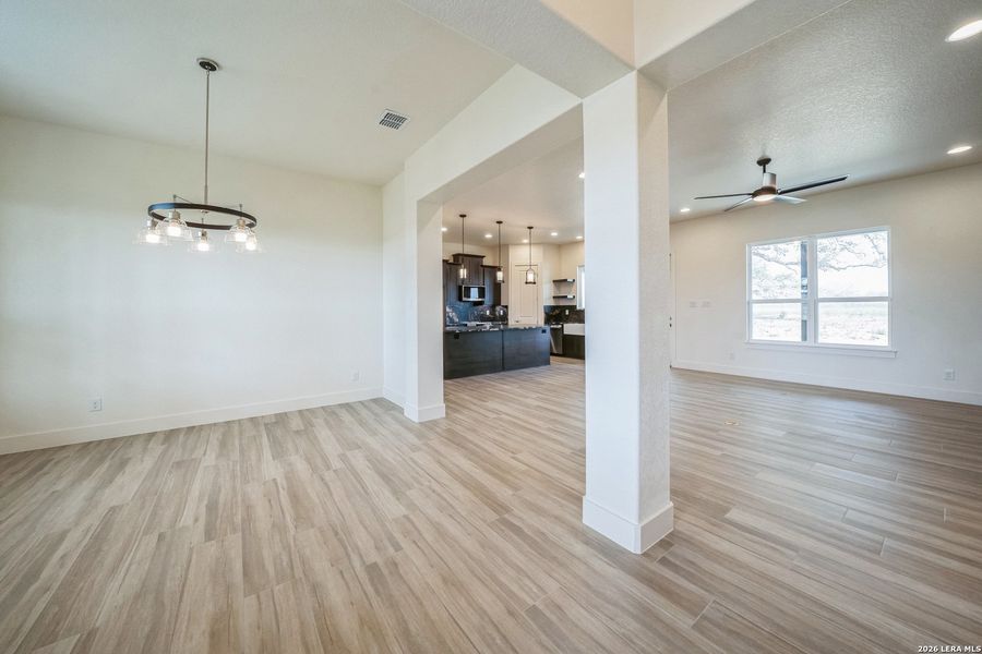 Spacious, unfurnished interior of a new home in , Floresville (Image 29).