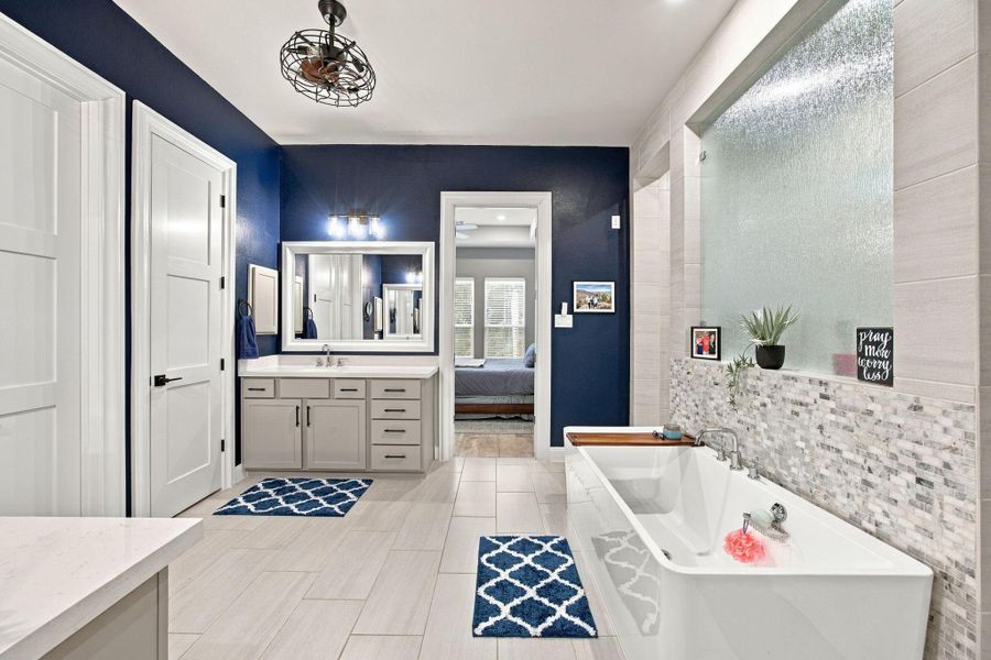 Furnished interior view inside a new home in , Tomball (Image 11).