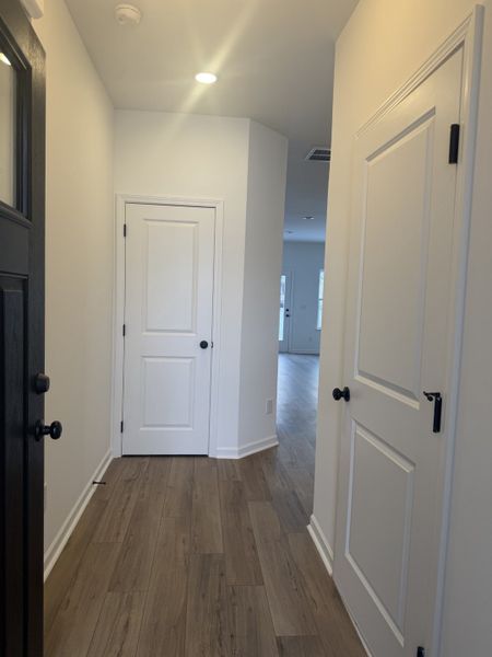 Spacious, unfurnished interior of a new home in Wilson Meadows, Clarksville (Image 7).