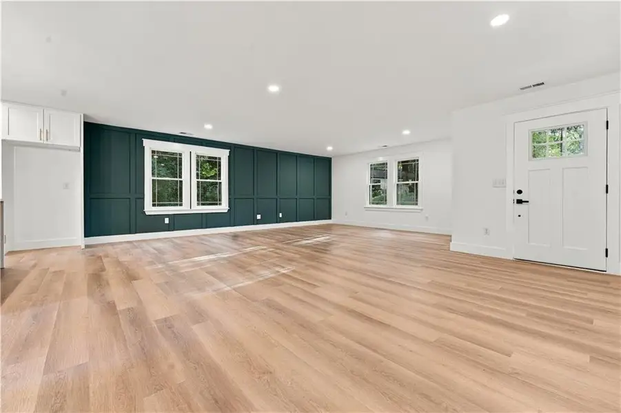 Spacious, unfurnished interior of a new home in , Marietta (Image 16).