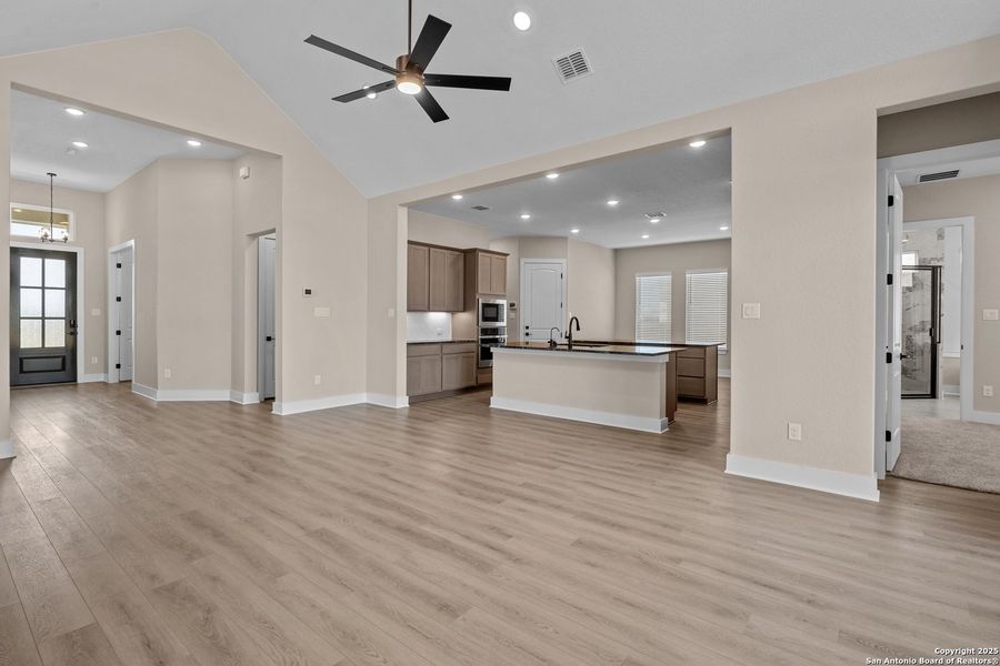 Image 16 of a home in Potranco Oaks. Image 16 of a home in Potranco Oaks.