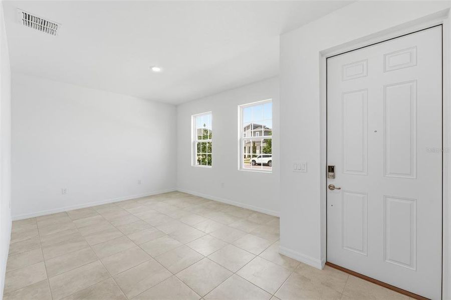 Spacious, unfurnished interior of a new home in Trinity Place, St. Cloud (Image 20).