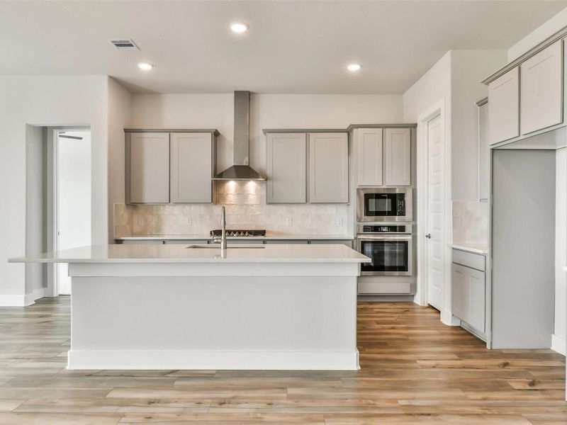 Furnished interior view inside a new home in Lago Mar, Texas City (Image 8).