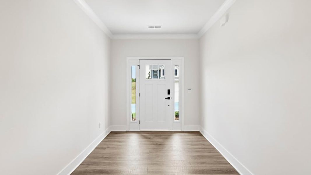 Spacious, unfurnished interior of a new home in Sycamore Cove, Woodruff (Image 18).