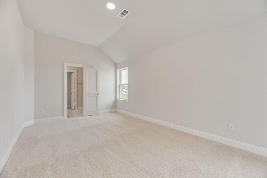 Spacious, unfurnished interior of a new home in Trails at Cottonwood Creek, Rowlett (Image 15).