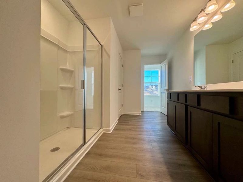 Primary Bathroom featuring Oxford Collection Finishes