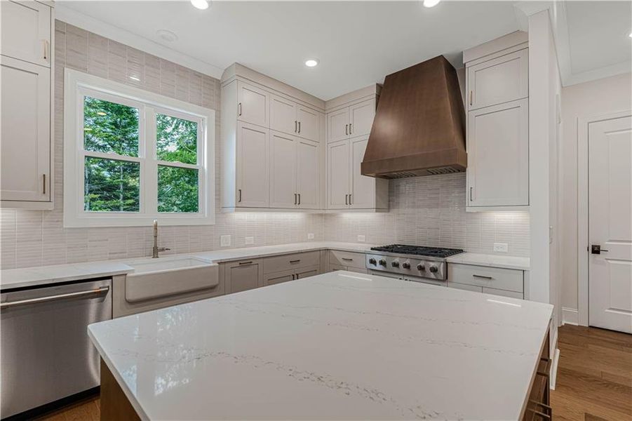 Furnished interior view inside a new home in Bellwyn, Johns Creek (Image 17).