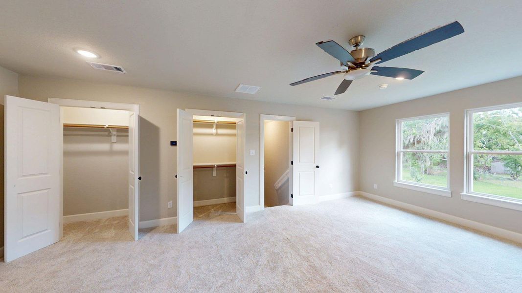 Spacious, unfurnished interior of a new home in , Lake Jackson (Image 21).
