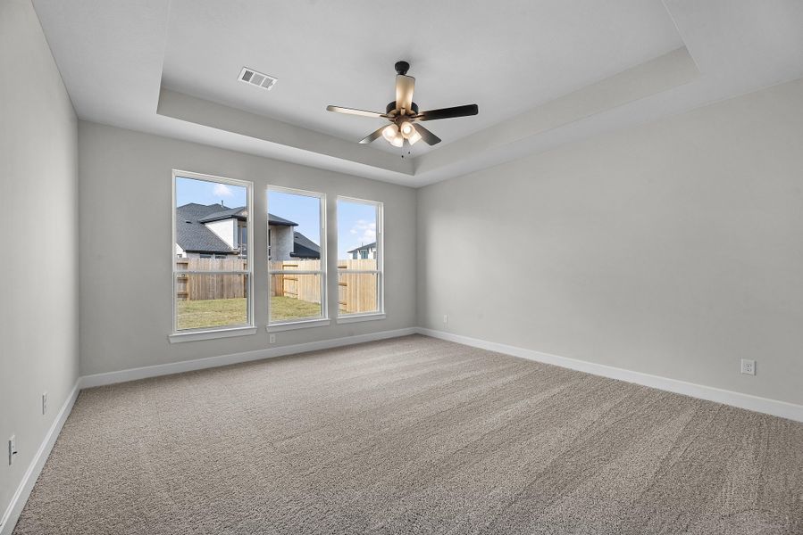 Spacious, unfurnished interior of a new home in Grange, Katy (Image 18).