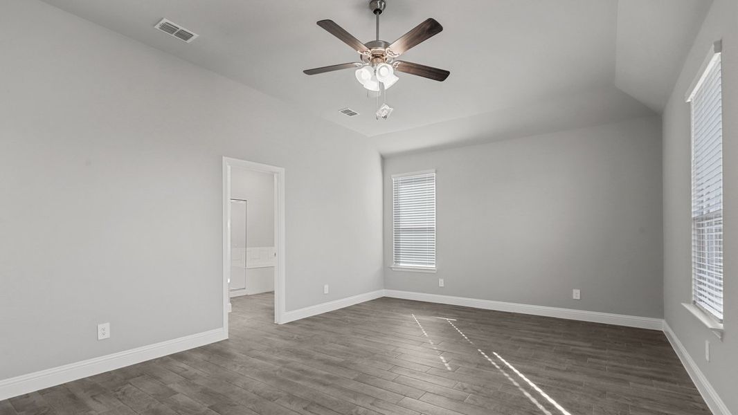 Spacious, unfurnished interior of a new home in Treeline, Justin (Image 27).