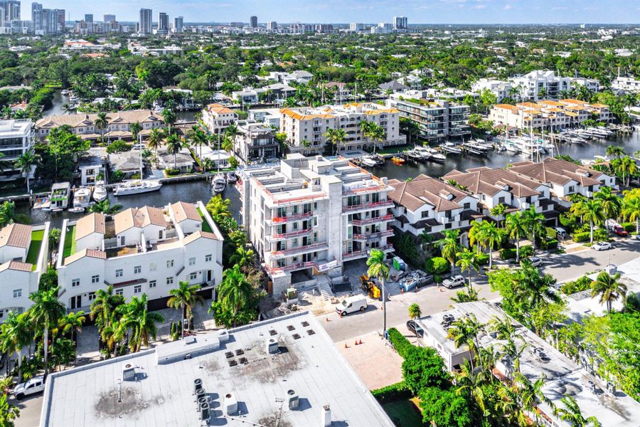 Condo located in Fort Lauderdale, FL showcasing its design and architecture (Image 2). Condo located in Fort Lauderdale, FL showcasing its design and architecture (Image 2).