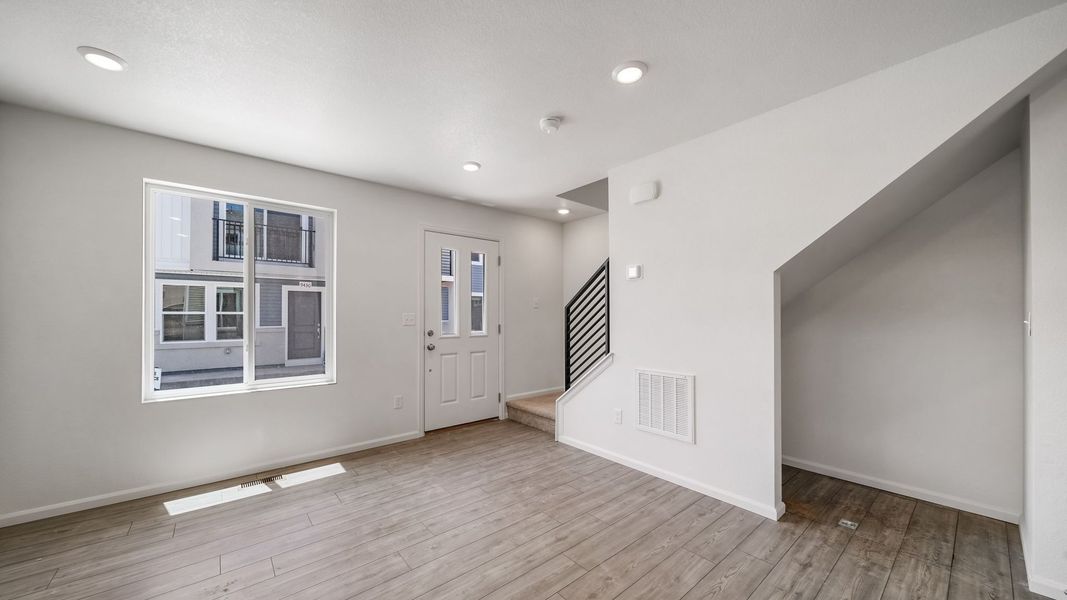 Spacious, unfurnished interior of a new home in Banning Lewis Ranch, Colorado Springs (Image 13).