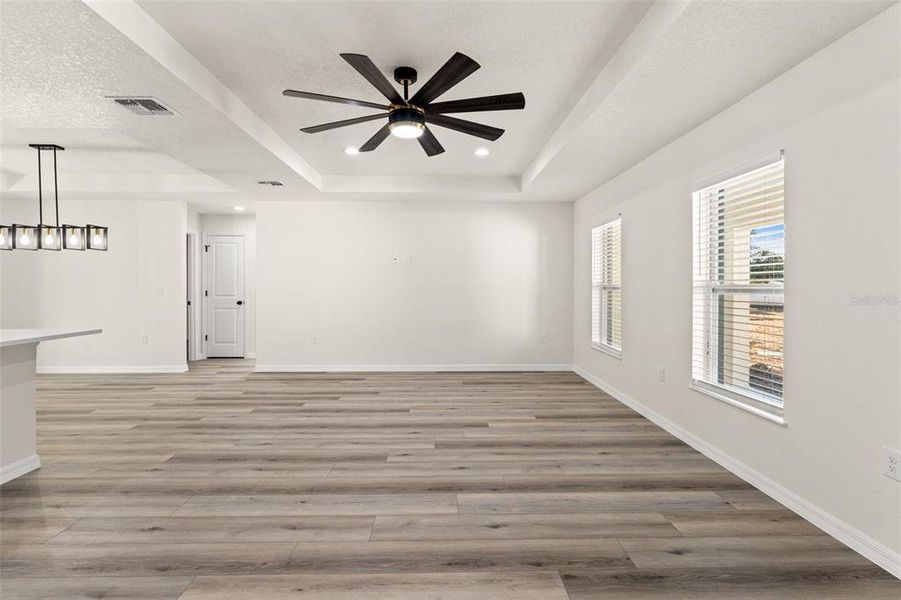 Spacious, unfurnished interior of a new home in , Spring Hill (Image 34).