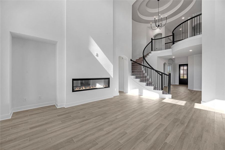 Spacious, unfurnished interior of a new home in Fulshear Lakes - 60', Fulshear (Image 12).