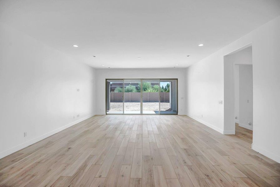 Spacious, unfurnished interior of a new home in Legends at Thunderbird, Glendale (Image 24). Spacious, unfurnished interior of a new home in Legends at Thunderbird, Glendale (Image 24).