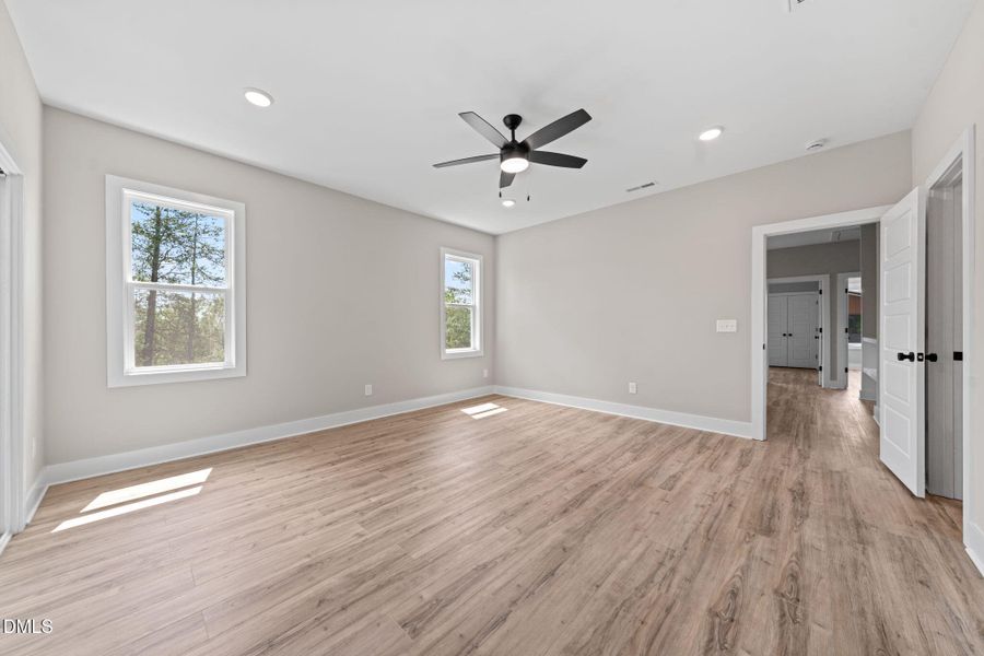 215 summer breeze primary bedroom 2