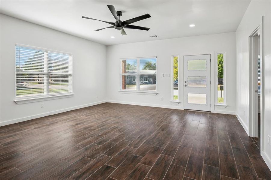 Spacious, unfurnished interior of a new home in , Wylie (Image 19).