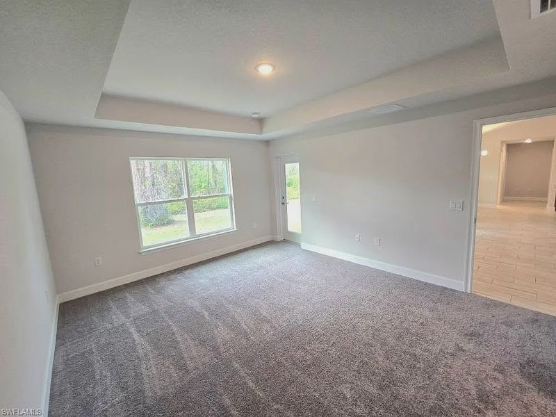 Spacious, unfurnished interior of a new home in Lehigh Acres, Lehigh Acres (Image 9).