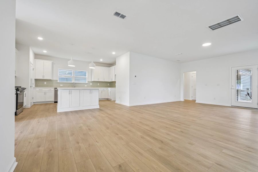 Representative images and renderings are for illustrative purposes. Actual structural options and design finishes of home may vary. Representative images and renderings are for illustrative purposes. Actual structural options and design finishes of home may vary.
