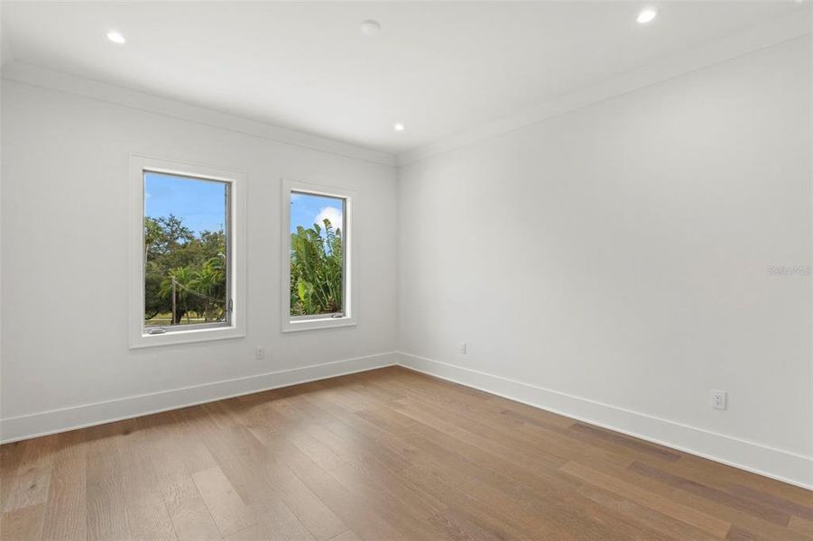 Spacious, unfurnished interior of a new home in , Tampa (Image 71).