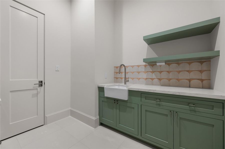 Laundry Room with large utility sink.
