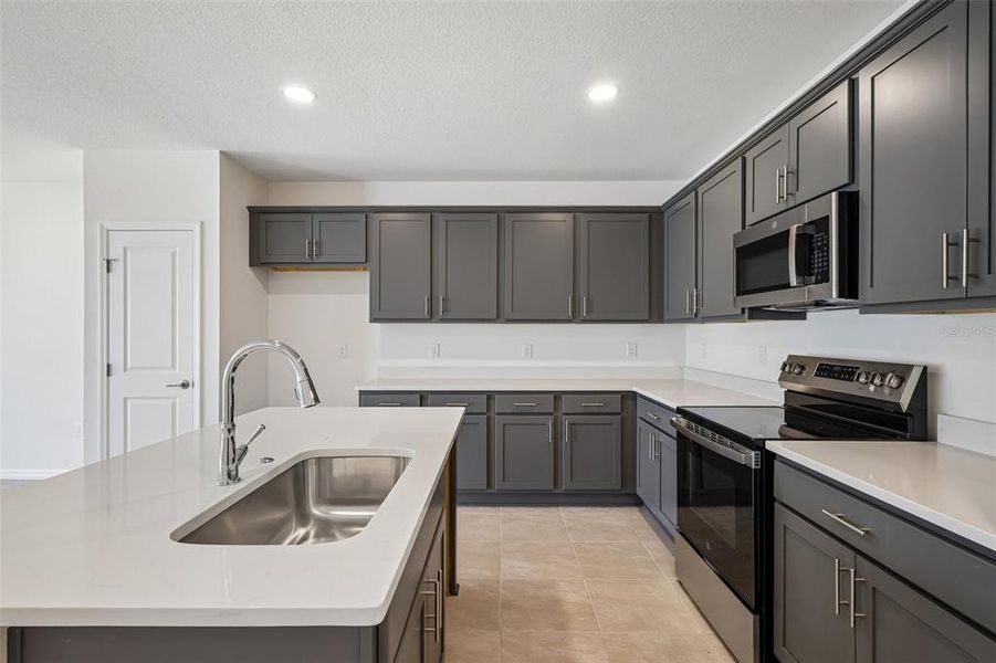 Furnished interior view inside a new home in Twin Oaks, Zephyrhills (Image 6).