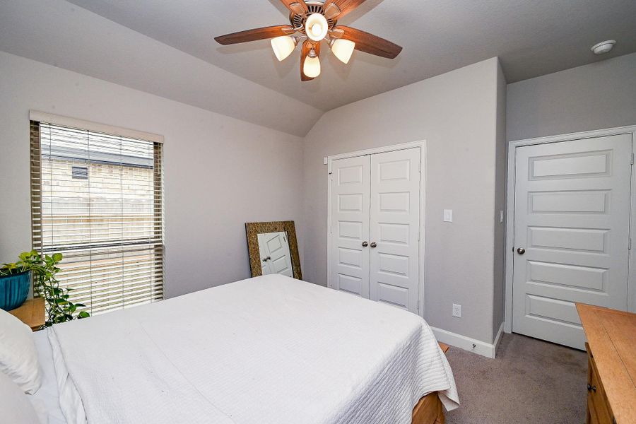 Image 15 of a home in The Grand Prairie 40'. Image 15 of a home in The Grand Prairie 40'.